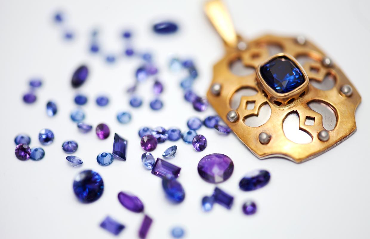 Yogo Sapphire Pendant